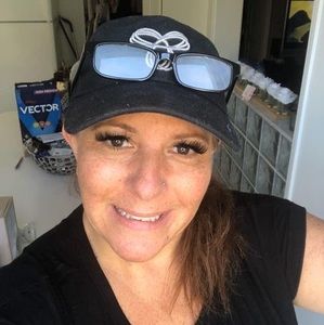 Meet your Posher, Sharon